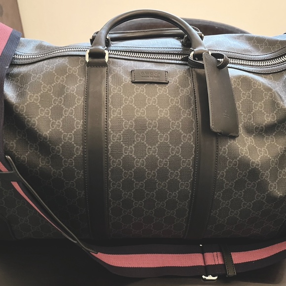 AUTHENTIC GUCCI EDGE LARGE DUFFEL BAG. - Picture 5 of 6